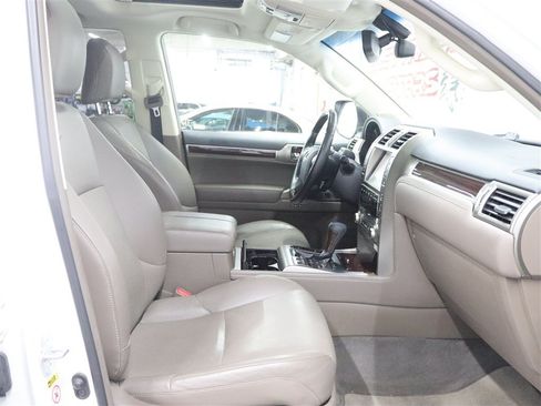 Used 2019 Lexus GX 460 Luxury AWD/4WD image 29