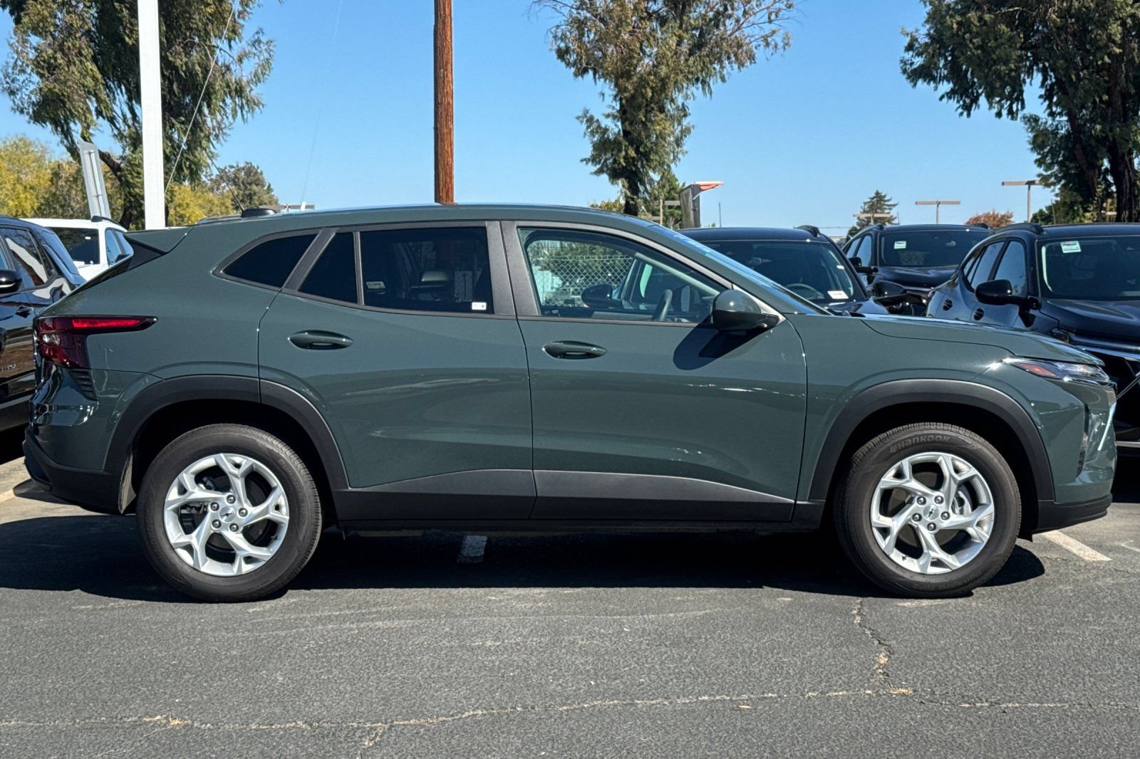 Used 2026 Chevrolet Trax LS w/ LS Convenience Package FWD image 4