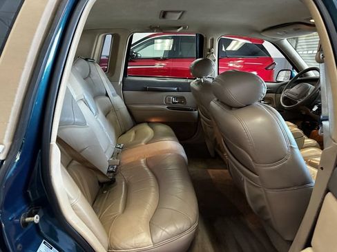 Used 1997 Lincoln Town Car Signature RWD image 33
