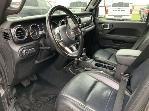 Used 2020 Jeep Wrangler Unlimited Sahara image 26