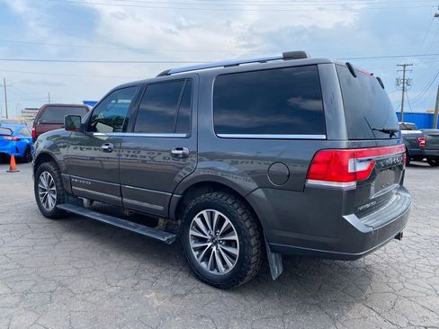Used 2016 Lincoln Navigator Select AWD/4WD image 7