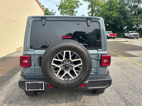Used 2024 Jeep Wrangler Unlimited Sahara w/ Safety Group AWD/4WD image 8