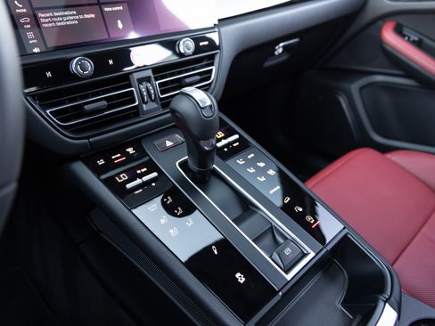 New 2025 Porsche Macan Turbo image 18