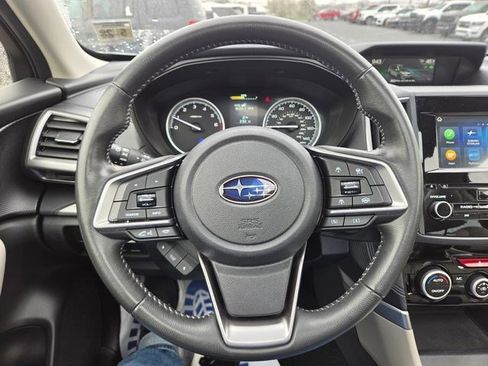 Used 2023 Subaru Forester Premium AWD/4WD image 3