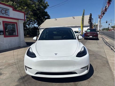 Used 2022 Tesla Model Y Performance AWD/4WD image 3