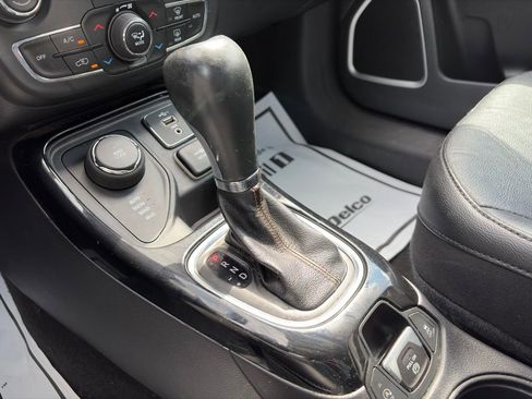 Used 2021 Jeep Compass Limited image 26