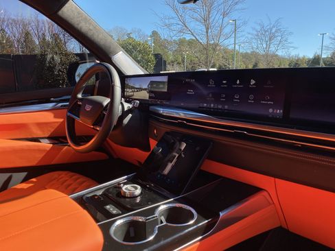 Used 2026 Cadillac Escalade Platinum Sport image 6