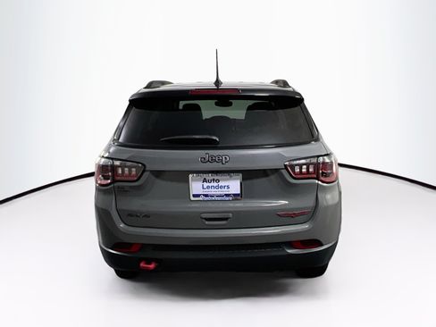 Used 2022 Jeep Compass Trailhawk w/ Trailhawk Convenience Group AWD/4WD image 6