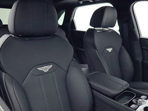 New 2025 Bentley Bentayga image 36