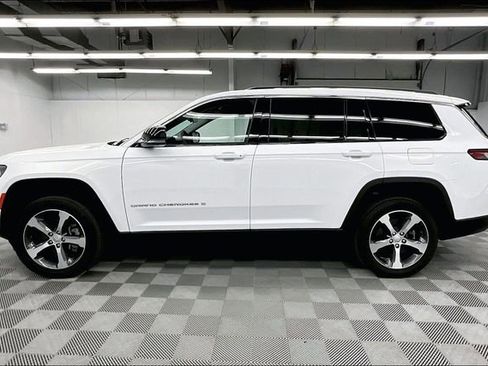 Used 2023 Jeep Grand Cherokee L Limited w/ Luxury Tech Group II AWD/4WD image 14