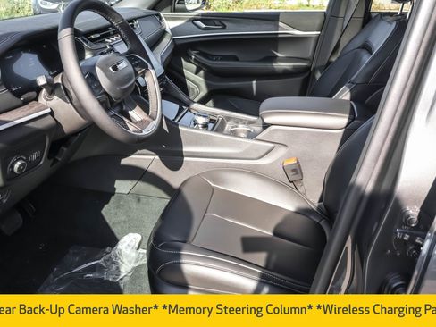 New 2025 Jeep Grand Cherokee Limited w/ Luxury Tech Group II image 5