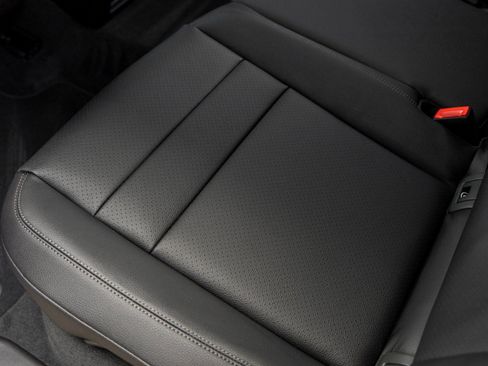 New 2026 Porsche Cayenne image 33