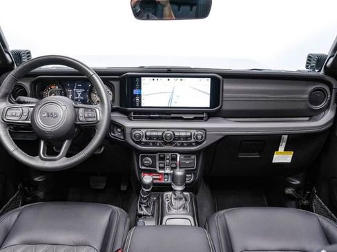 Used 2024 Jeep Wrangler Unlimited Rubicon w/ Technology Group image 25