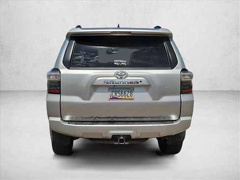 Used 2019 Toyota 4Runner SR5 AWD/4WD image 7