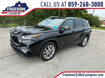 Used 2023 Toyota Highlander Limited