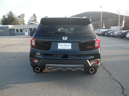 Used 2023 Honda Passport TrailSport image 4