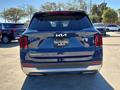 New 2026 Kia Sorento S image 7