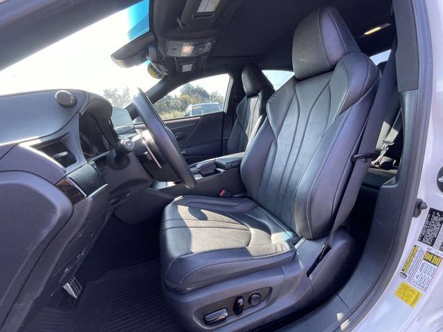 Used 2022 Lexus ES 300h F Sport FWD image 17