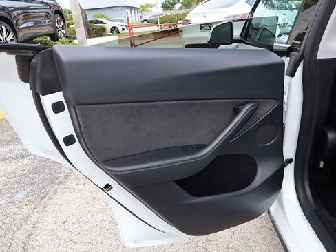 Used 2023 Tesla Model Y Performance AWD/4WD image 27