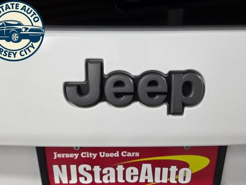 Used 2019 Jeep Cherokee Trailhawk w/ Comfort/Convenience Group AWD/4WD image 36