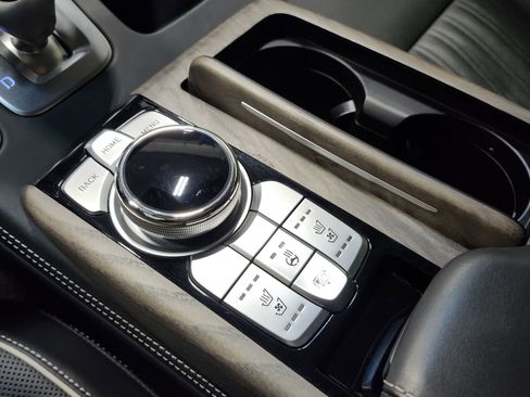 Used 2021 Genesis G90 3.3T Premium image 38