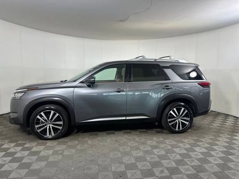 Used 2023 Nissan Pathfinder Platinum w/ Cargo Package image 6