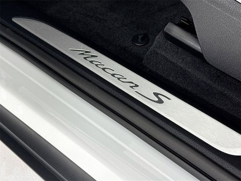 New 2026 Porsche Macan S image 13