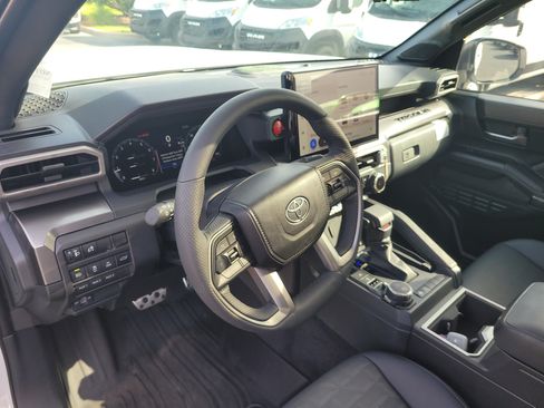 Used 2025 Toyota Tacoma TRD Sport w/ TRD Sport Premium Package AWD/4WD image 21
