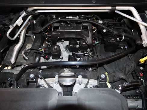 Used 2026 Chevrolet Colorado ZR2 w/ Technology Package AWD/4WD image 82