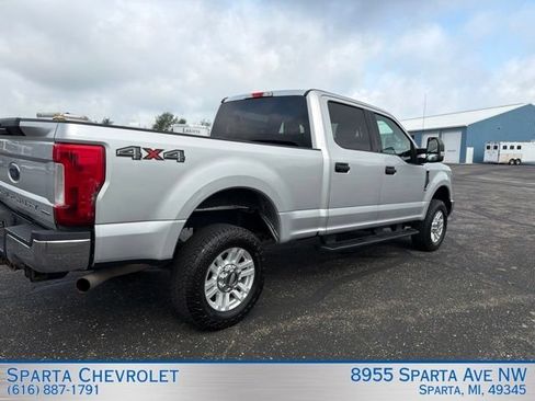 Used 2019 Ford F250 XLT AWD/4WD image 3