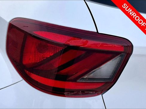 Used 2025 Hyundai Venue SEL FWD image 26