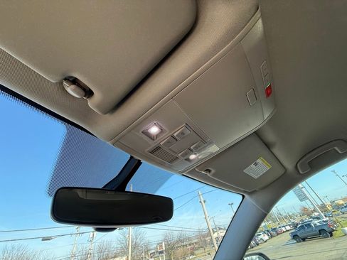 Used 2022 Volkswagen Atlas SE image 24