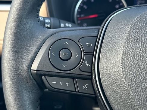 Used 2022 Toyota RAV4 XLE Premium FWD image 23