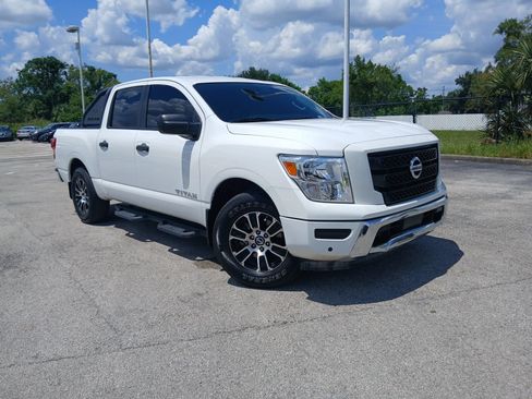 Used 2022 Nissan Titan SV w/ SV Convenience Package RWD image 39