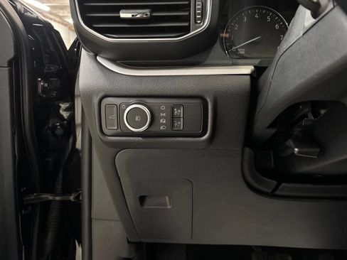 Used 2023 Ford Explorer XLT w/ Equipment Group 202A AWD/4WD image 18