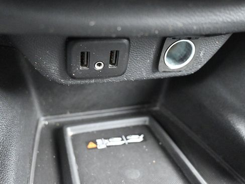 Certified 2023 Chevrolet Traverse LT FWD image 23