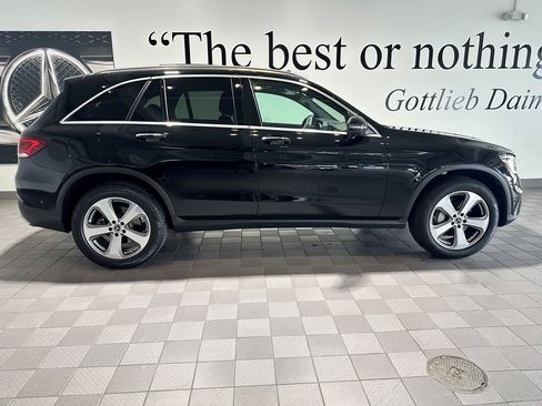 Used 2022 Mercedes-Benz GLC 300 4MATIC image 3