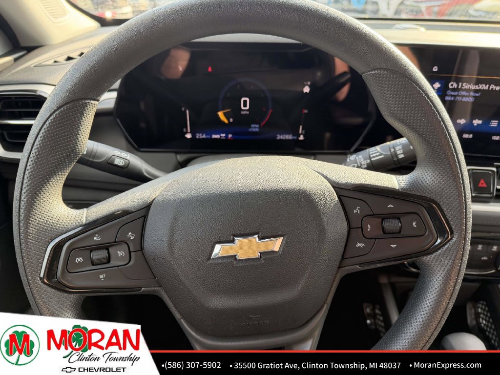 Used 2025 Chevrolet TrailBlazer LT AWD/4WD image 19