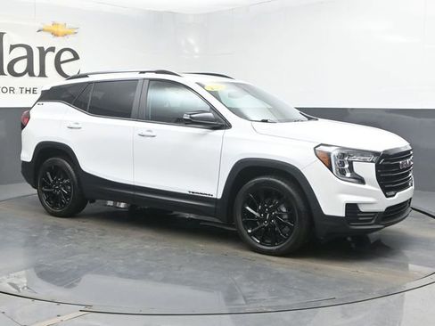 Used 2023 GMC Terrain SLE w/ Driver Convenience Package FWD image 6