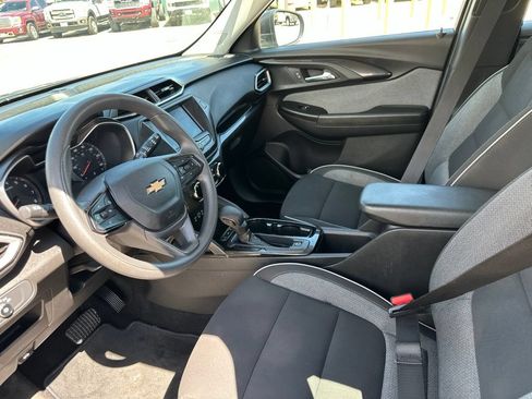 Used 2023 Chevrolet TrailBlazer LS AWD/4WD image 14