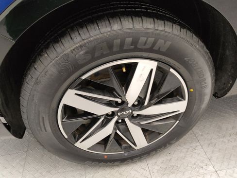 Used 2023 Kia Sorento S FWD image 31