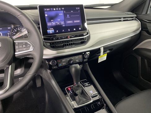 New 2026 Jeep Compass Limited image 25