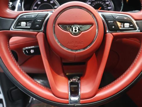 Used 2019 Bentley Bentayga AWD/4WD image 21