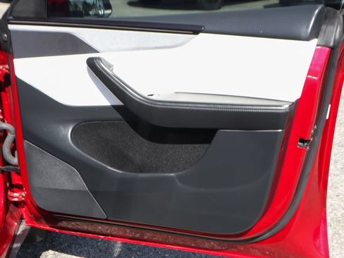 Used 2026 Tesla Model Y Long Range RWD image 43