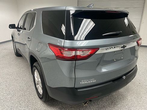 Used 2021 Chevrolet Traverse LS image 7
