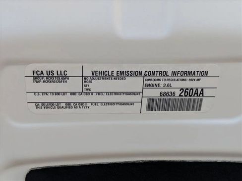 Used 2024 Chrysler Pacifica Limited image 24