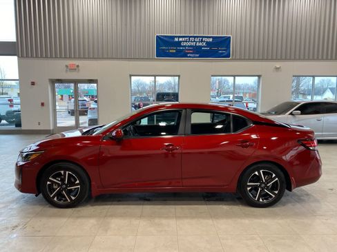 Used 2025 Nissan Sentra SV image 2