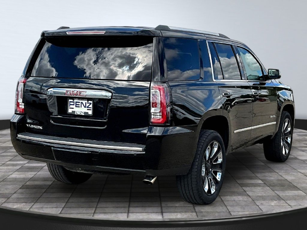 Used 2019 GMC Yukon Denali w/ Denali Ultimate Black Edition AWD/4WD image 7