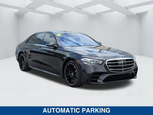Used 2024 Mercedes-Benz S 580 4MATIC Sedan w/ AMG Line image 3