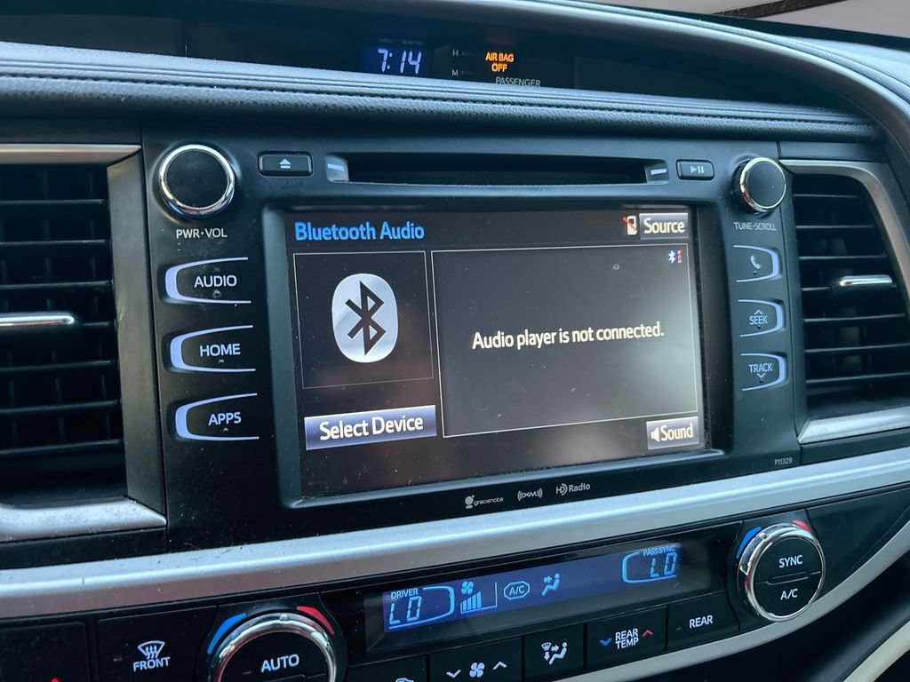 Used 2017 Toyota Highlander Plus FWD image 22